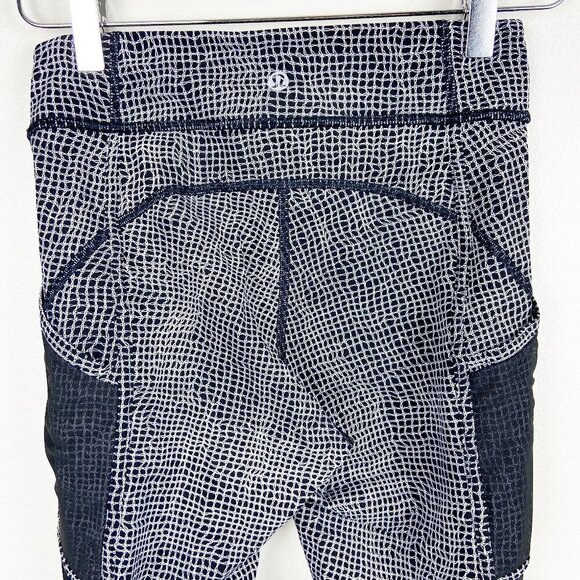 LULULEMON | Black White Printed Leggings Mesh Sides 6 - Picture 4 of 8